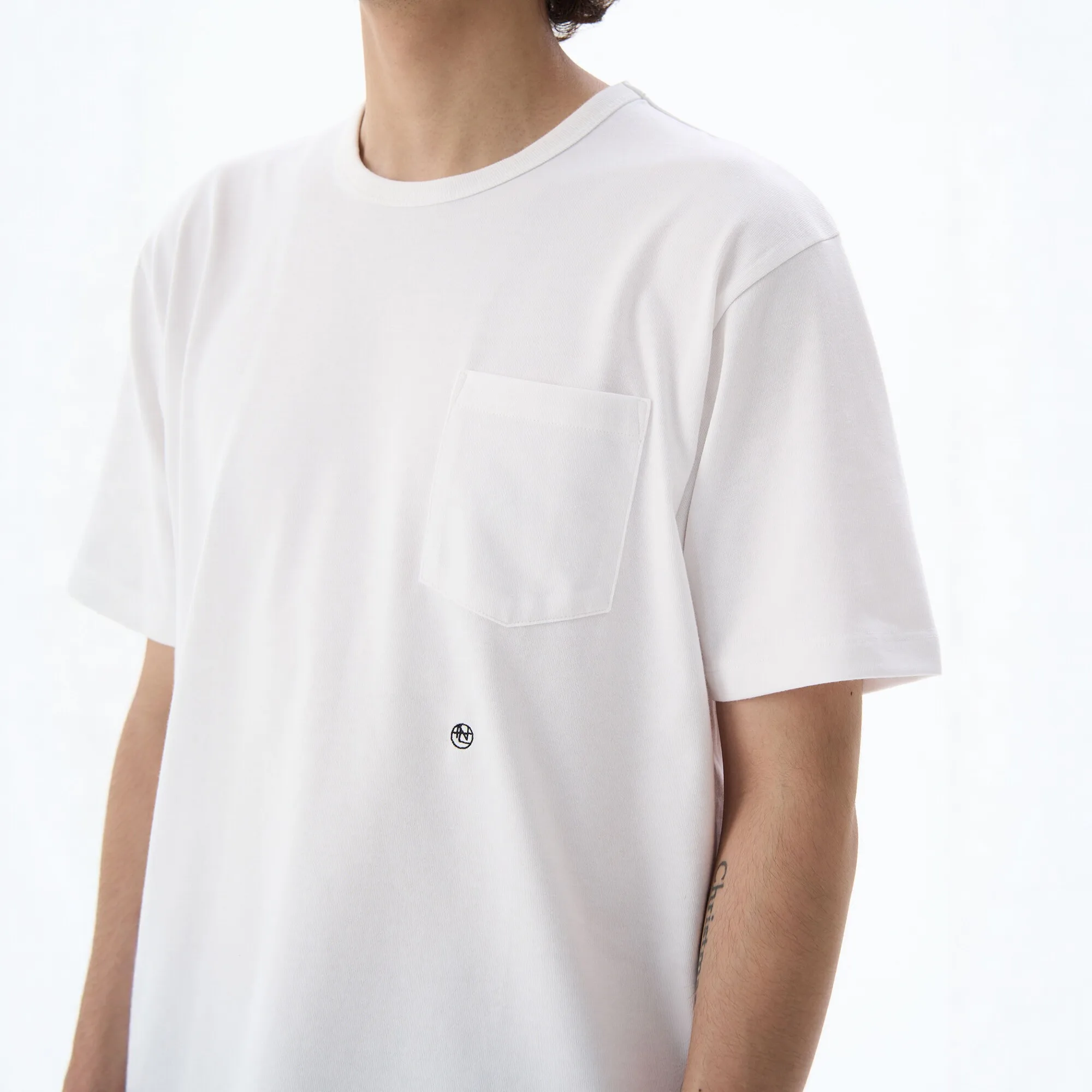 Nanamica Multi-color scheme Solid Pocket Short Sleeve Japanese Loose Jersey Pocket Tee
Nanamica Multi-color scheme Solid Pocket Short Sleeve Japanese Loose Jersey Pocket Tee