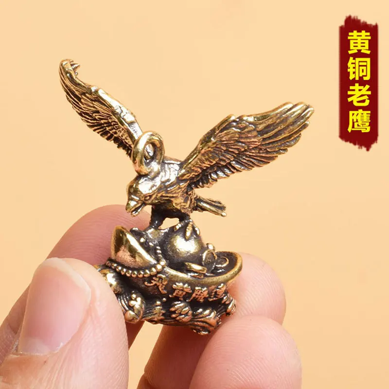 Vintage Flying Yellow Prosperity Ornament Brass Ingot Eagle Keychain Accessories Jewelry Ancient Style Creative Pendant Hanging
Vintage Flying Yellow Prosperity Ornament Brass Ingot Eagle Keychain Accessories Jewelry Ancient Style Creative Pendant Hanging