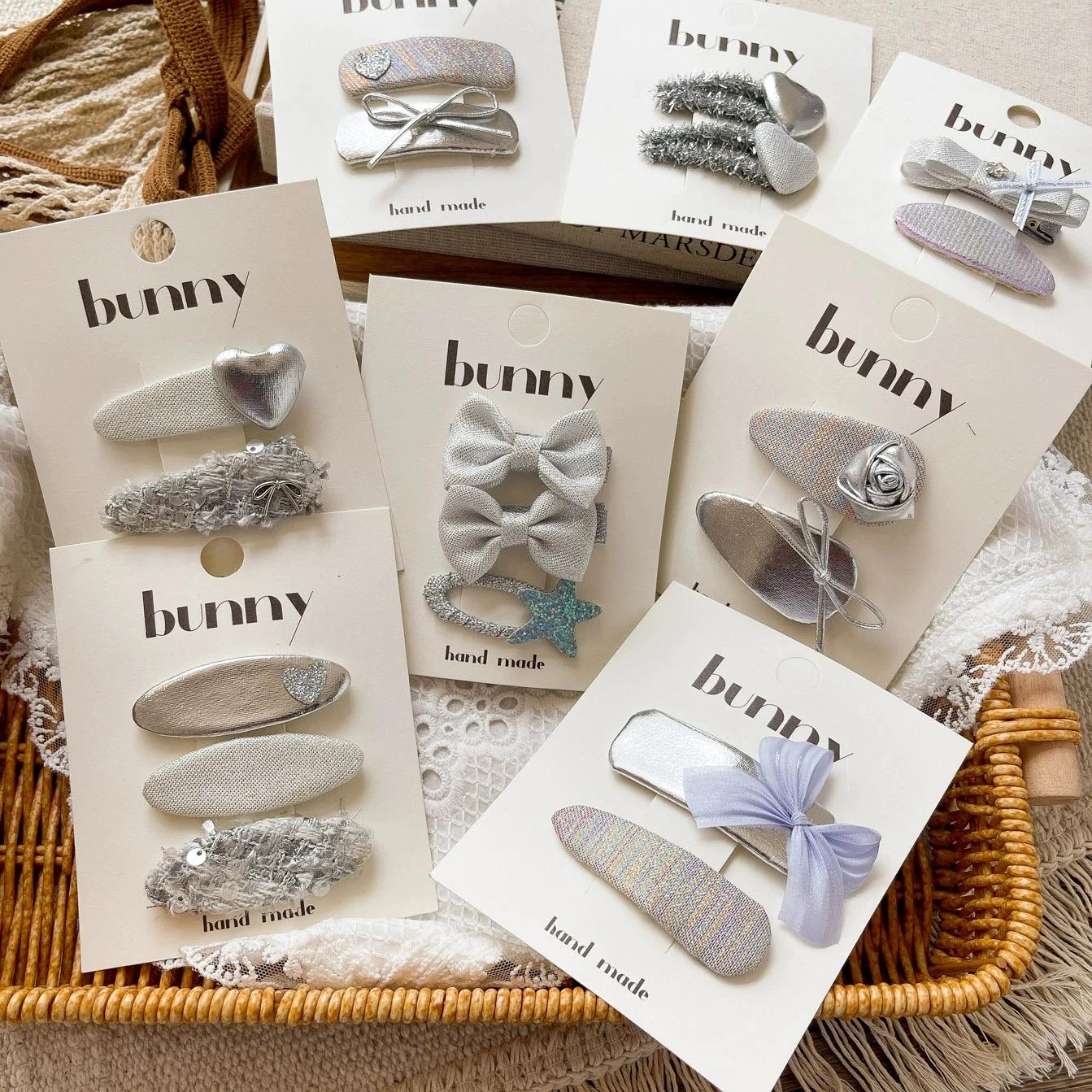 Baby Girls Hair Clips Children Shiny Hairpin Kids Hair Accessories Silver PU Leather Covered Snap Clips Korean Style Side Clip
Baby Girls Hair Clips Children Shiny Hairpin Kids Hair Accessories Silver PU Leather Covered Snap Clips Korean Style Side Clip