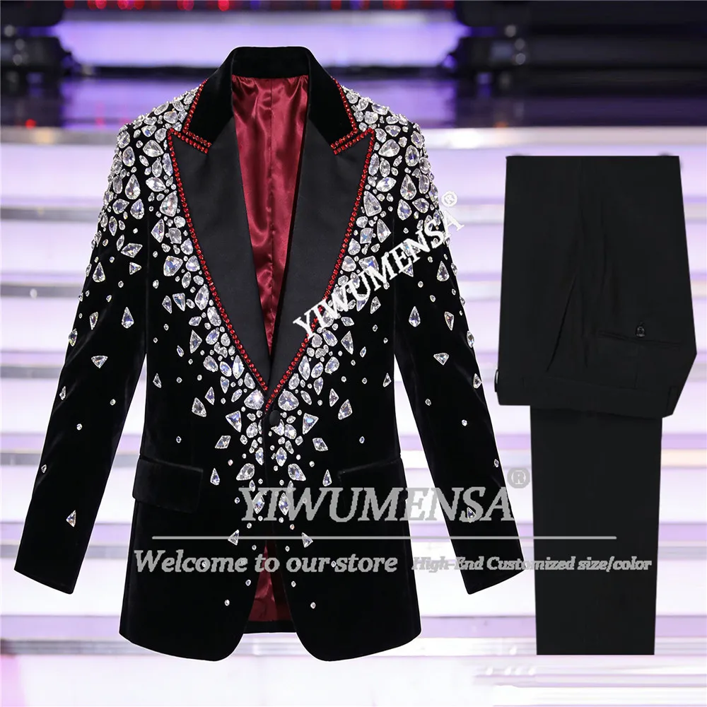 Male Fashion Suits Rhinestones Beaded Velvet Groom Tuxedos Customized Single Breasted Jacket Pants 2 Pieces Man Banquet Attires
Male Fashion Suits Rhinestones Beaded Velvet Groom Tuxedos Customized Single Breasted Jacket Pants 2 Pieces Man Banquet Attires