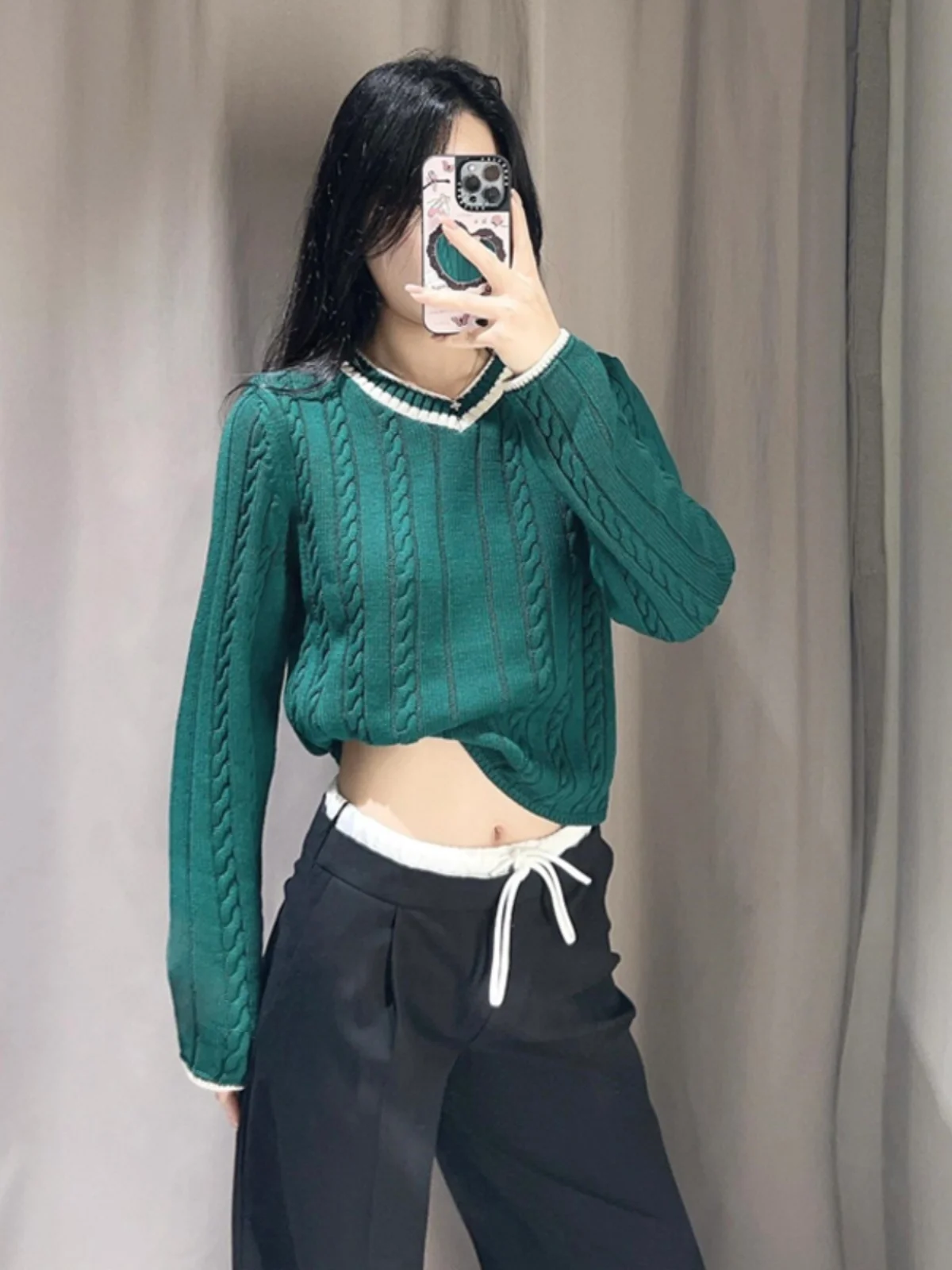 Новинка 2024: Вязаный свитер с V-образным вырезом и узором «косы» для женщин, весна-осень, коллекция College Sle
Новинка 2024: Вязаный свитер с V-образным вырезом и узором «косы» для женщин, весна-осень, коллекция College Sle