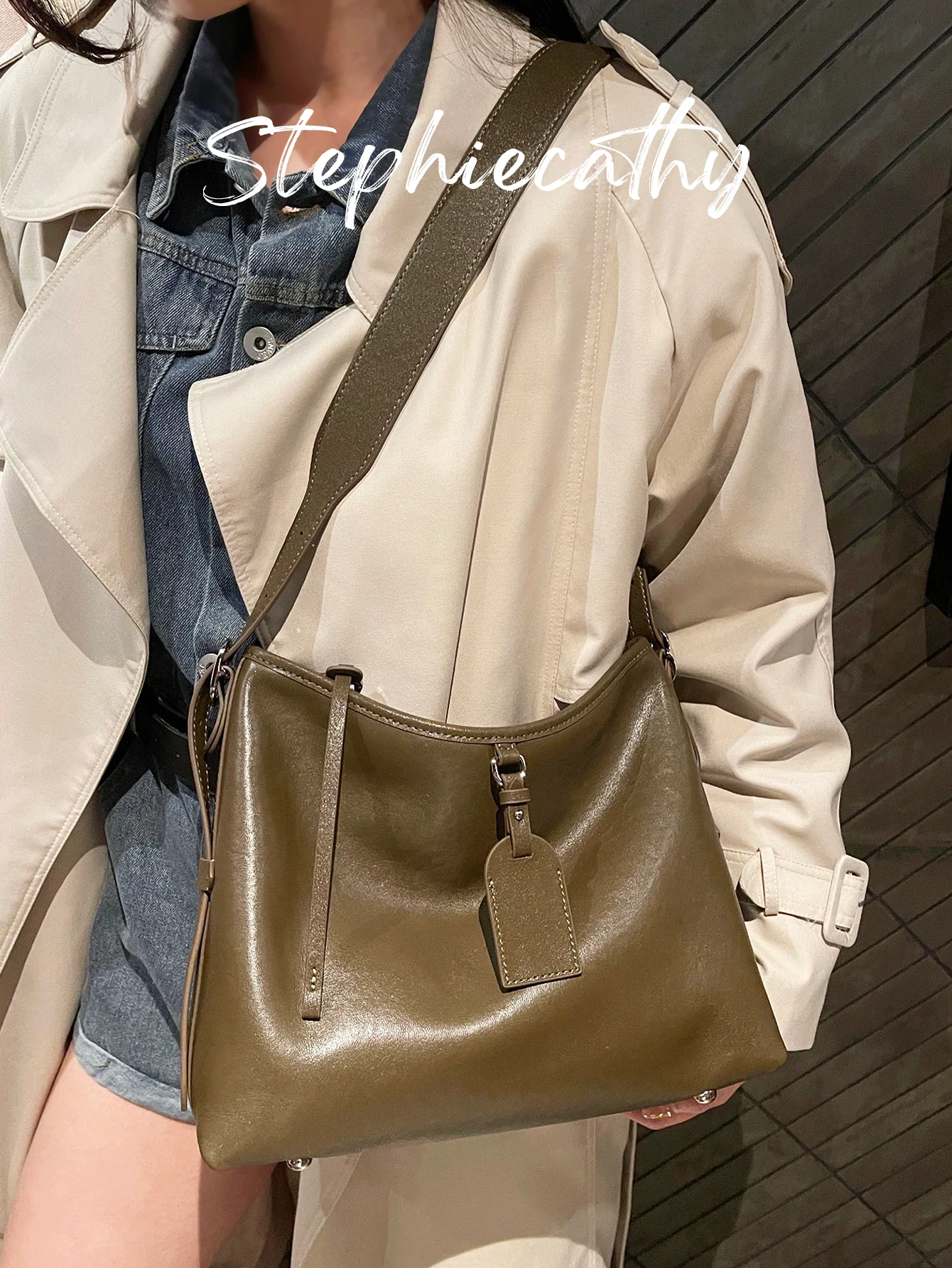 SC Luxury Simple Design Women's Genuine Leather Shoulder Bag Fashion Square Handbag Cross body Casual Purse for Daily Commute
SC Luxury Simple Design Women's Genuine Leather Shoulder Bag Fashion Square Handbag Cross body Casual Purse for Daily Commute