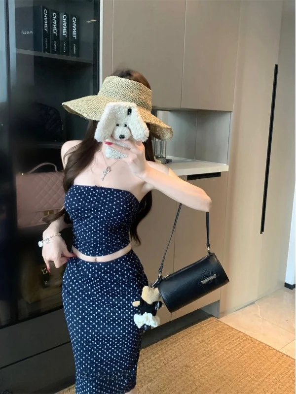 Spring 2026 Floral Print Sexy Camisole And High Waist Skirt Two-Piece Set for Women Trendy Fashion Ensemble Short Sleeveless
Spring 2026 Floral Print Sexy Camisole And High Waist Skirt Two-Piece Set for Women Trendy Fashion Ensemble Short Sleeveless