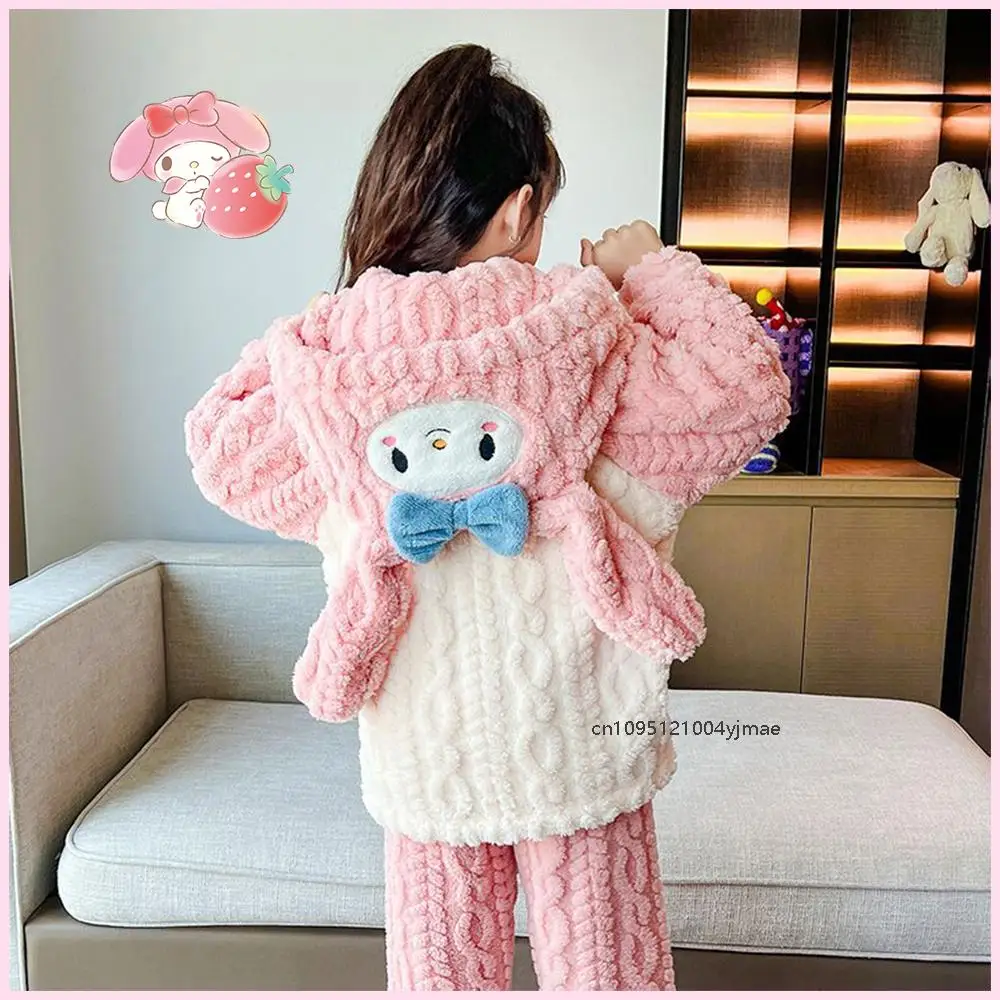 2 шт. милая детская фланелевая пижама Melody Cinnamoroll Kuromi Kawaii аниме Sanrios, осенне-зимняя теплая утепленная домашняя одежда для девочек, домашняя одежда
2 шт. милая детская фланелевая пижама Melody Cinnamoroll Kuromi Kawaii аниме Sanrios, осенне-зимняя теплая утепленная домашняя одежда для девочек, домашняя одежда