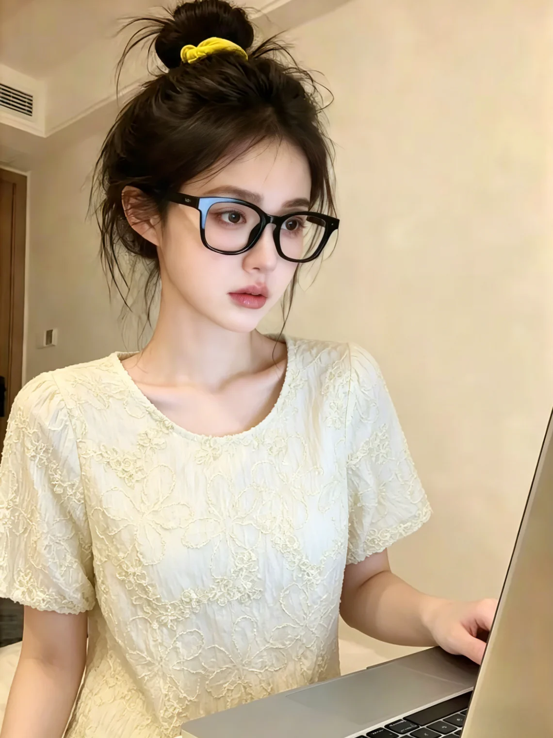 Stunning Floral Sequin Short Sleeve Shirt Women's Korean Style Slimming Top Bright Sparkling Summer New Arrival Self-Preserving
Stunning Floral Sequin Short Sleeve Shirt Women's Korean Style Slimming Top Bright Sparkling Summer New Arrival Self-Preserving