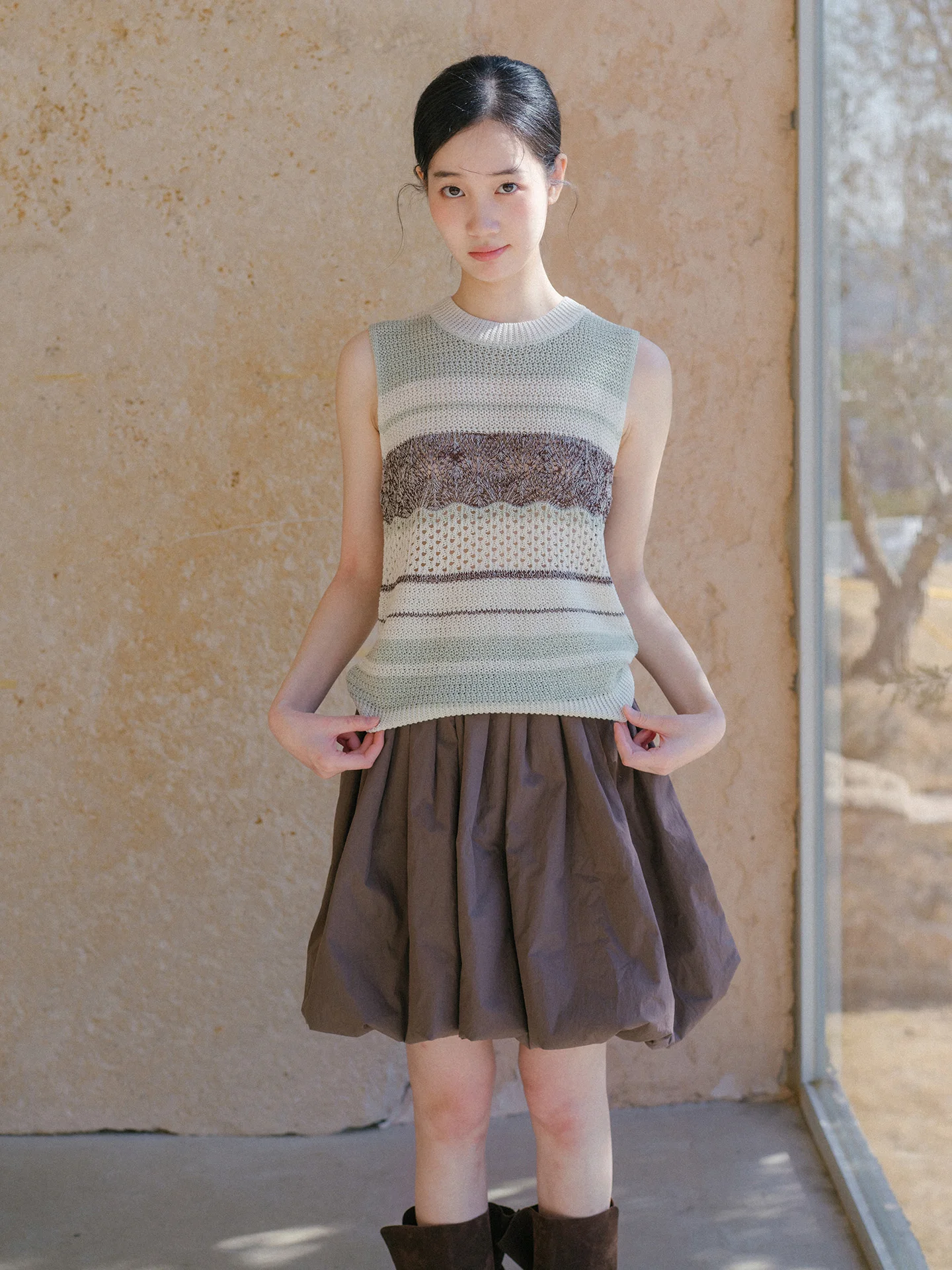 Женская хлопковая юбка-блумер Bluwhite Early Spring коричневого цвета, свободного кроя, с эластичным поясом, А-силуэт, с пышными вставками
Женская хлопковая юбка-блумер Bluwhite Early Spring коричневого цвета, свободного кроя, с эластичным поясом, А-силуэт, с пышными вставками