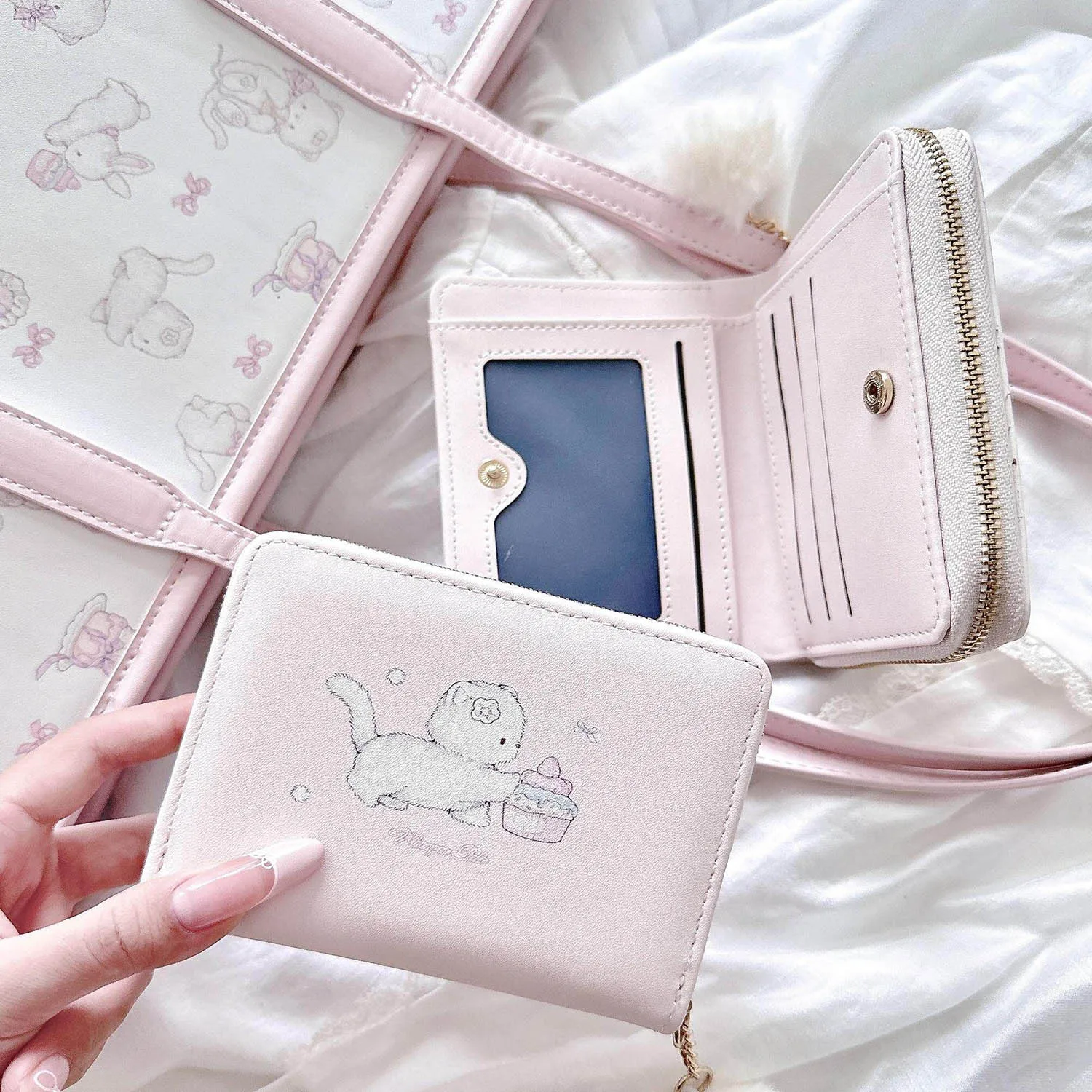 Cartoon Pattern Multi-Functional Purse Card Double Fold Package ID Package Portable Passport Storage Bag Card Storage Creativity
Cartoon Pattern Multi-Functional Purse Card Double Fold Package ID Package Portable Passport Storage Bag Card Storage Creativity