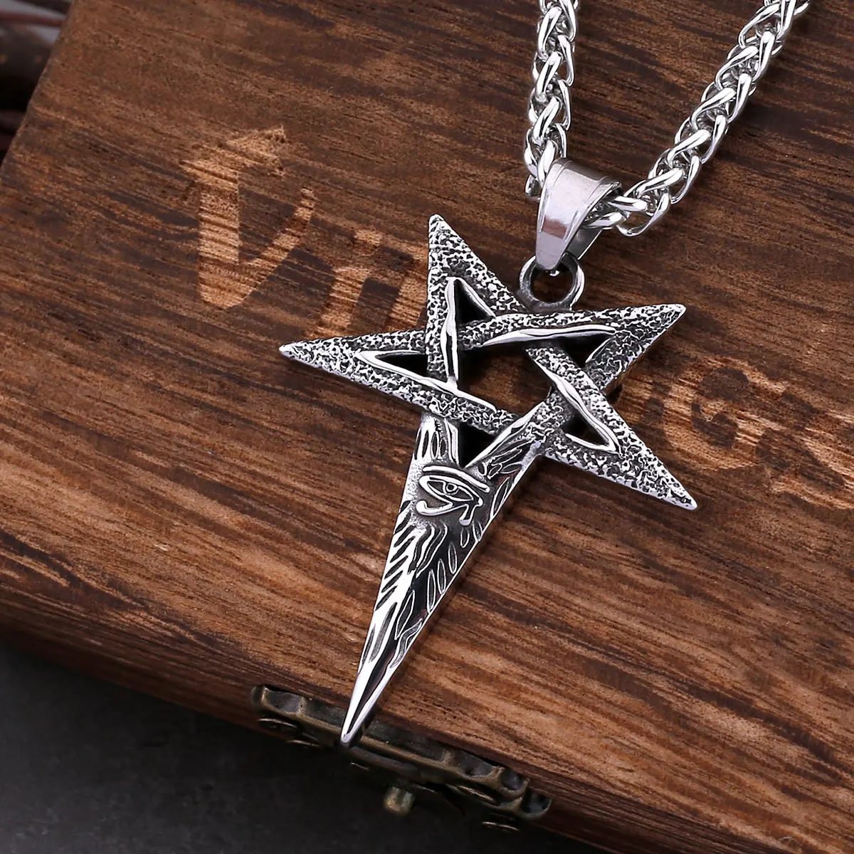 New Creative Viking Devil Eye Pentagram Charm Necklace Fashion Men's Stainless Steel Pendant Juvenile Gift Jewelry Accessories
New Creative Viking Devil Eye Pentagram Charm Necklace Fashion Men's Stainless Steel Pendant Juvenile Gift Jewelry Accessories