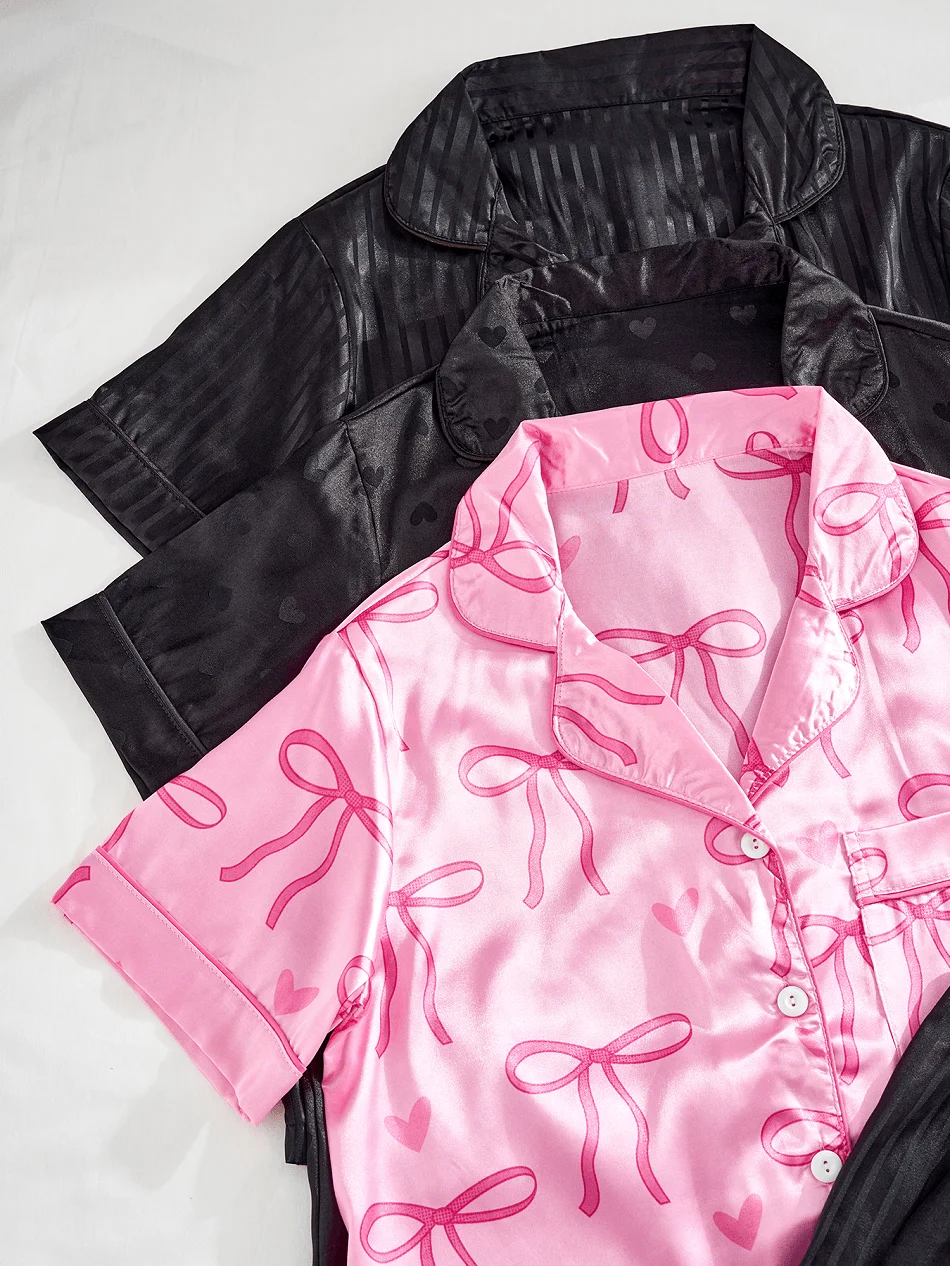 Satin Pajama Set For Women Lapel Collar Button Front Short Sleeve Sleep Top With Bowknot Print
Satin Pajama Set For Women Lapel Collar Button Front Short Sleeve Sleep Top With Bowknot Print