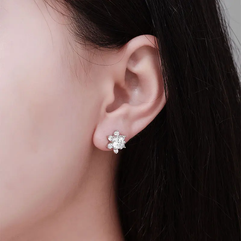 1CT Moissanite Snowflake Hexagon Stud Earrings Women's PT950 Platinum - Exquisite design, shiny diamond,for knitwear & cheongsam
1CT Moissanite Snowflake Hexagon Stud Earrings Women's PT950 Platinum - Exquisite design, shiny diamond,for knitwear & cheongsam