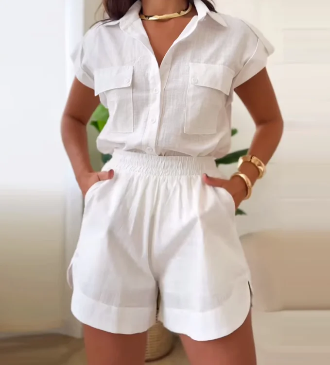 Women's Two-Piece Set Turn-Down Collar Short Sleeve Shirt Button Shorts Set with Pocket Simple Commuting Style Leisure Set
Women's Two-Piece Set Turn-Down Collar Short Sleeve Shirt Button Shorts Set with Pocket Simple Commuting Style Leisure Set