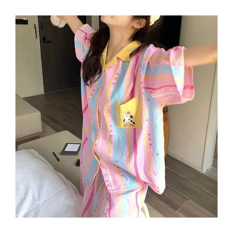 Женский пижамный комплект: модная домашняя одежда, топ с коротким рукавом и шорты, полосатый хлопок, летняя домашняя одежда для женщин, новинка 2025 года, с мультяшным принтом собаки
Женский пижамный комплект: модная домашняя одежда, топ с коротким рукавом и шорты, полосатый хлопок, летняя домашняя одежда для женщин, новинка 2025 года, с мультяшным принтом собаки