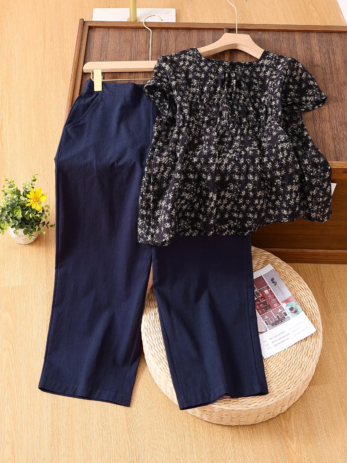 Летний топ с цветочным принтом ort Sve irt и брюки с девятью очками, комплект из двух предметов, женский повседневный комплект с круглым вырезом Ne Ensemble
Летний топ с цветочным принтом ort Sve irt и брюки с девятью очками, комплект из двух предметов, женский повседневный комплект с круглым вырезом Ne Ensemble