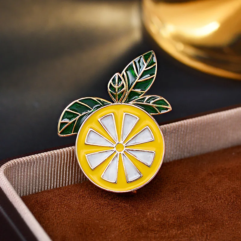 Fashion Summer Handmade Enamel Lemon Brooches Small Fresh Fruit Corsage Temperament for Woman and Man Blazer and Dress Accessori
Fashion Summer Handmade Enamel Lemon Brooches Small Fresh Fruit Corsage Temperament for Woman and Man Blazer and Dress Accessori