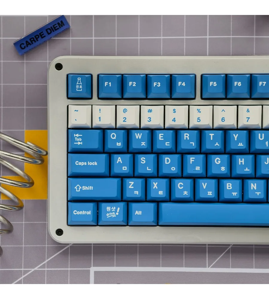 Blue soju Korean keycap PBT five-sided sublimation customized magnetic axis Original wooting mechanical keyboard
Blue soju Korean keycap PBT five-sided sublimation customized magnetic axis Original wooting mechanical keyboard