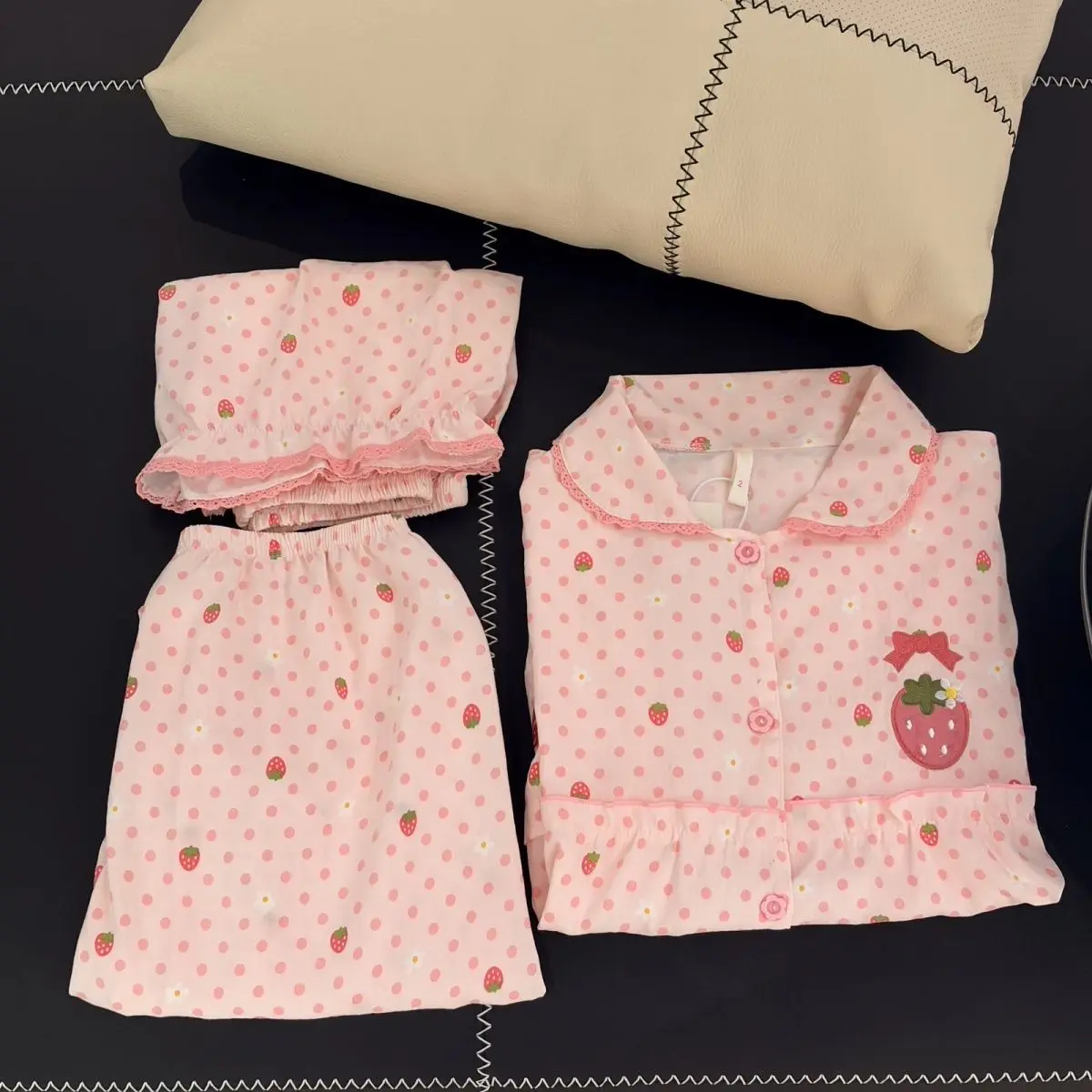 Kawaii Preppy Lolita Pajama Sets Women Y2K Japanese Ruffle Tops Casual Shorts Loose Pants Fashion Suit Chic
Kawaii Preppy Lolita Pajama Sets Women Y2K Japanese Ruffle Tops Casual Shorts Loose Pants Fashion Suit Chic