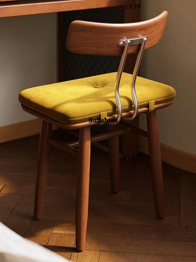 Nordic retro stool household solid wood stool cherry wood dressing stool
Nordic retro stool household solid wood stool cherry wood dressing stool