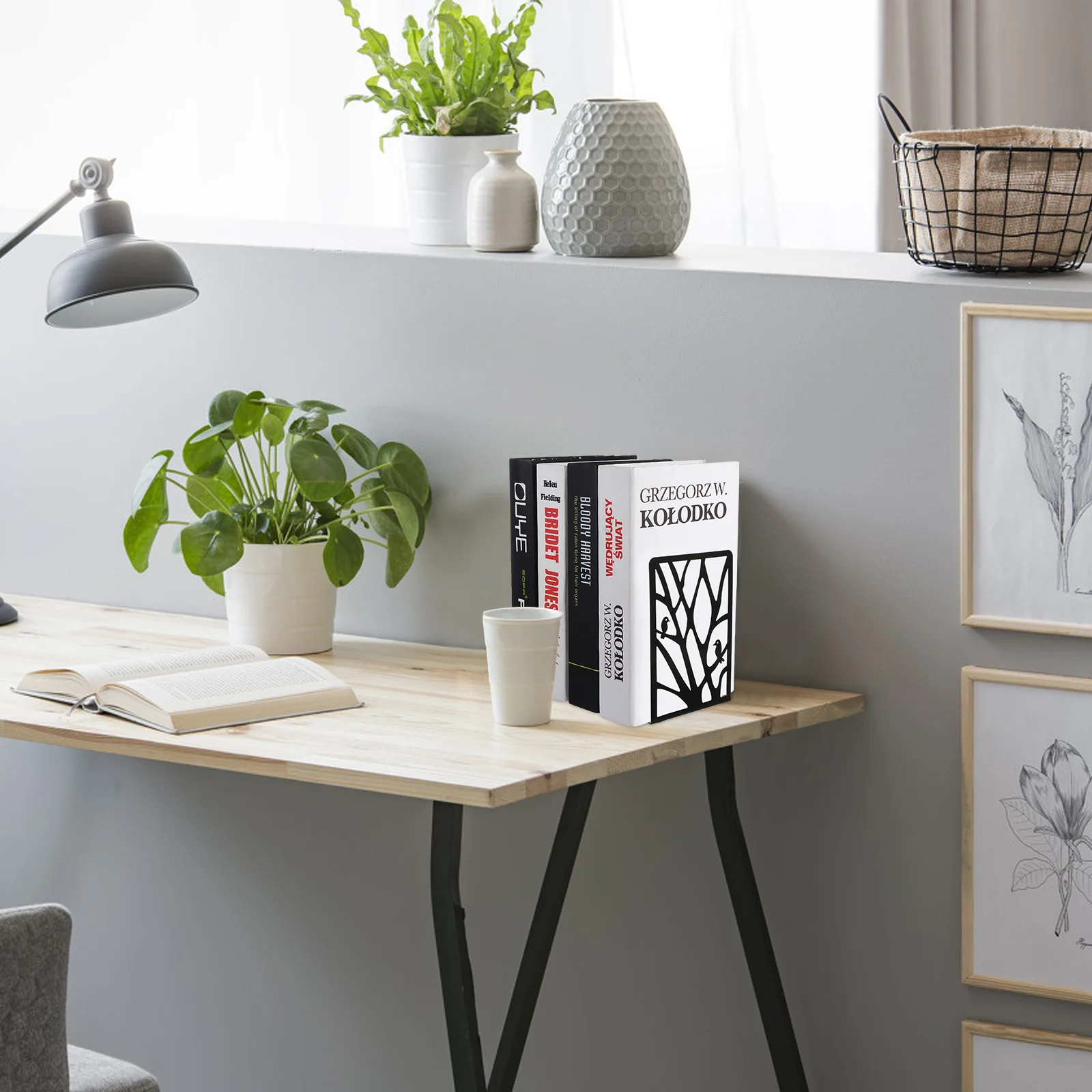 1Pair Hollow Metal Bookends Functional Book Organizer for Library Study Room Home Heavy Duty Book Shelf Holder
1Pair Hollow Metal Bookends Functional Book Organizer for Library Study Room Home Heavy Duty Book Shelf Holder