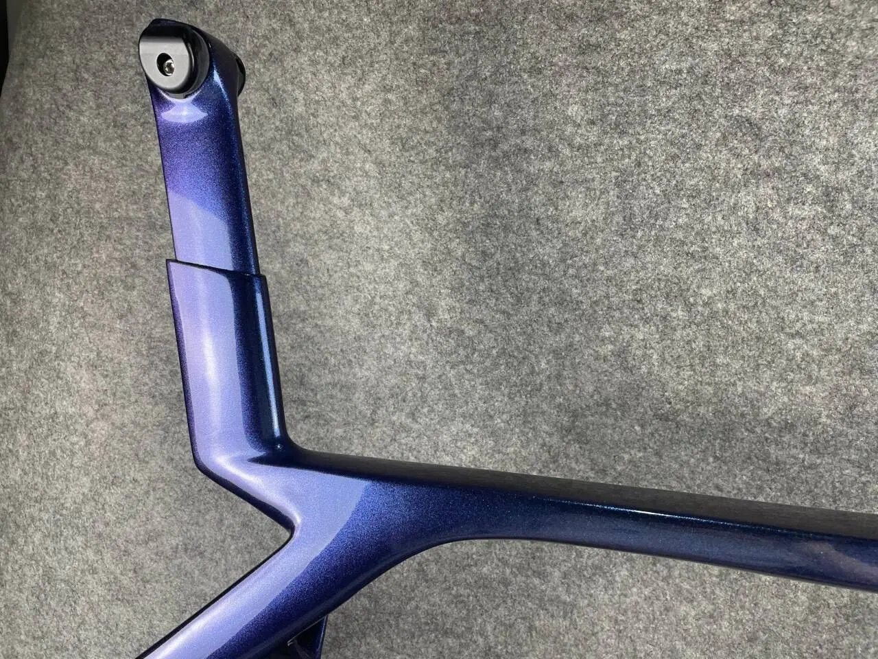 T1000 Blue Chameleon SLR 9 Gen 7, карбоновая велосипедная рама, диск с внутренней тормозной прокладкой руля
T1000 Blue Chameleon SLR 9 Gen 7, карбоновая велосипедная рама, диск с внутренней тормозной прокладкой руля