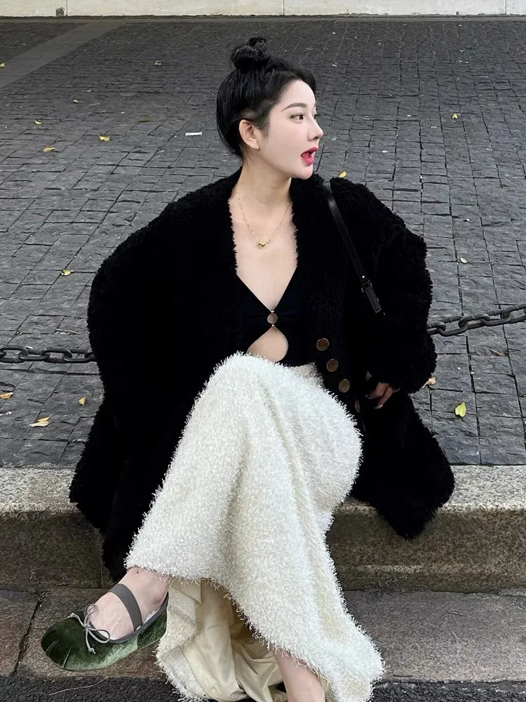 Young Sle Autumn Winter eepskin Jaet Women's Mid-Length Loose Thiened Luxury Feeling Faux Fur Coat Winter Outerwear
Young Sle Autumn Winter eepskin Jaet Women's Mid-Length Loose Thiened Luxury Feeling Faux Fur Coat Winter Outerwear