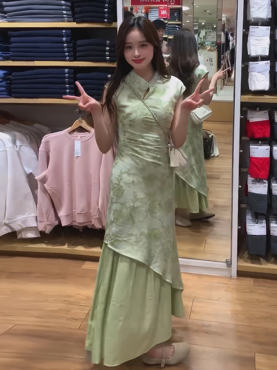 Новая китайская женская юбка-миди с воротником-стойкой, летняя коллекция 2025, модная улучшенная модель, длинная, А-силуэт
Новая китайская женская юбка-миди с воротником-стойкой, летняя коллекция 2025, модная улучшенная модель, длинная, А-силуэт