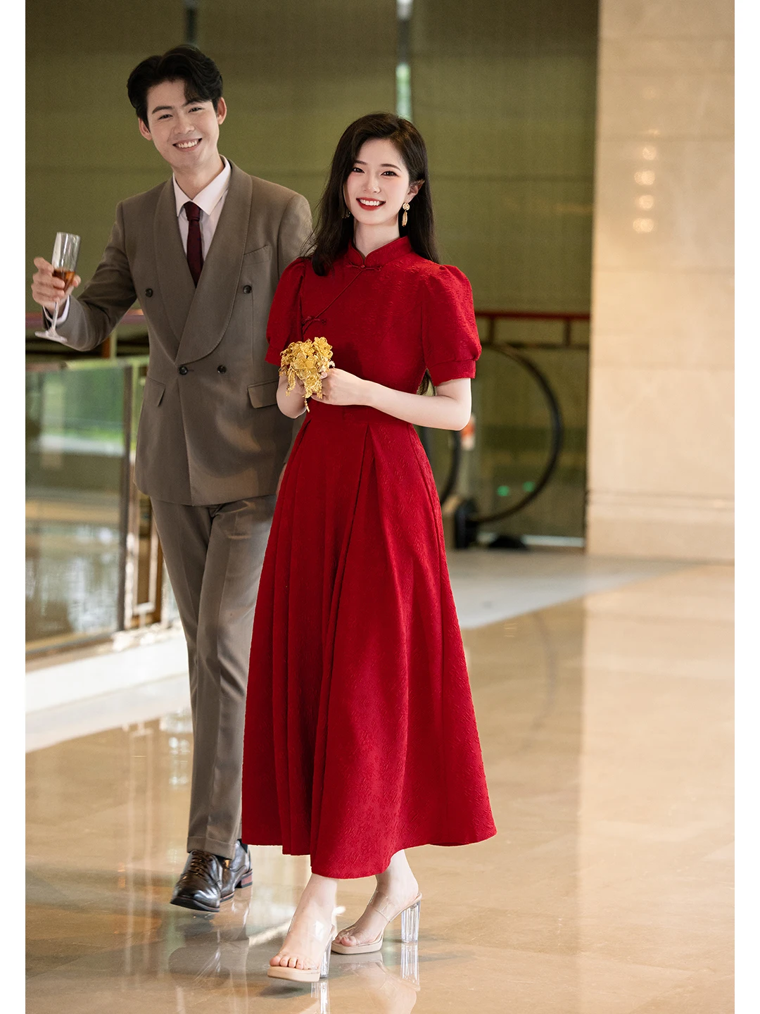 Spring 2026 plus Size Bridal Gown in Wine Red with Embroidered Fabric Slimming for Engagement Performances Evening Dres
Spring 2026 plus Size Bridal Gown in Wine Red with Embroidered Fabric Slimming for Engagement Performances Evening Dres