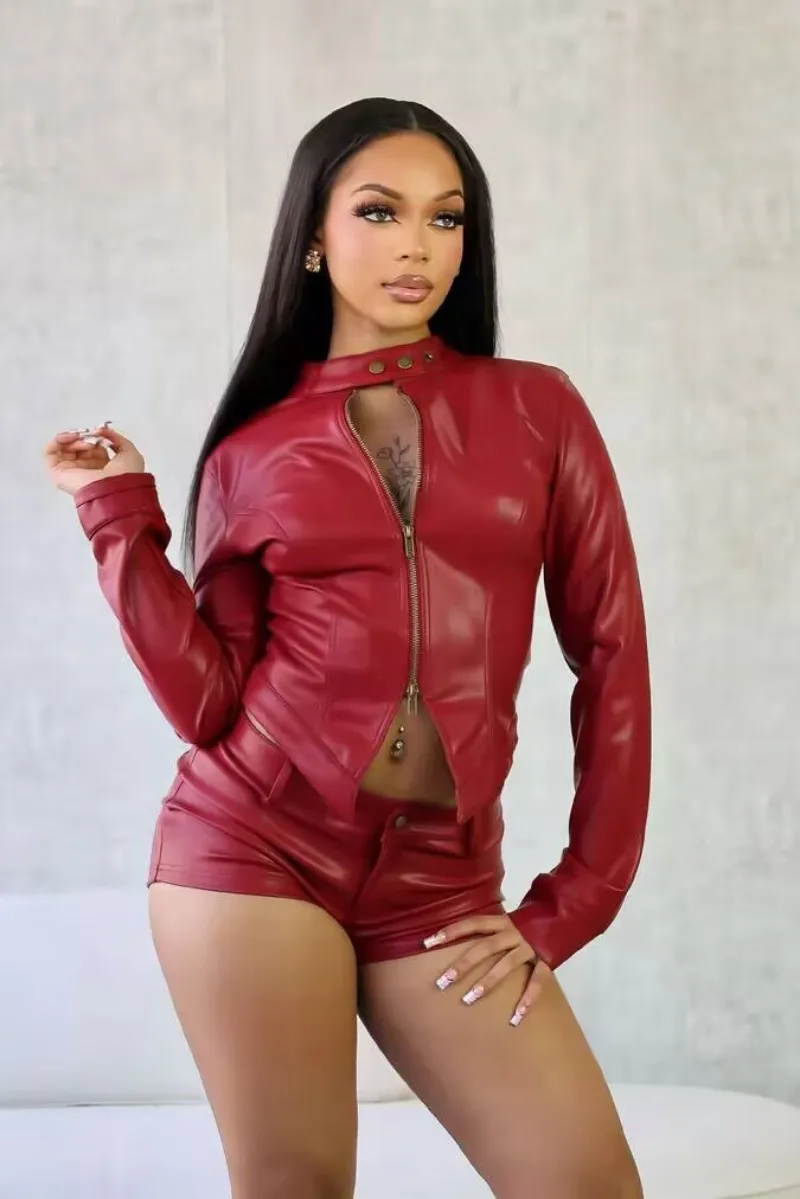 Комплект из искусственной кожи из 2 предметов, куртки на молнии с воротником-стойкой и длинными рукавами, укороченные топы + шорты, модные повседневные женские тонкие одинаковые костюмы
Комплект из искусственной кожи из 2 предметов, куртки на молнии с воротником-стойкой и длинными рукавами, укороченные топы + шорты, модные повседневные женские тонкие одинаковые костюмы