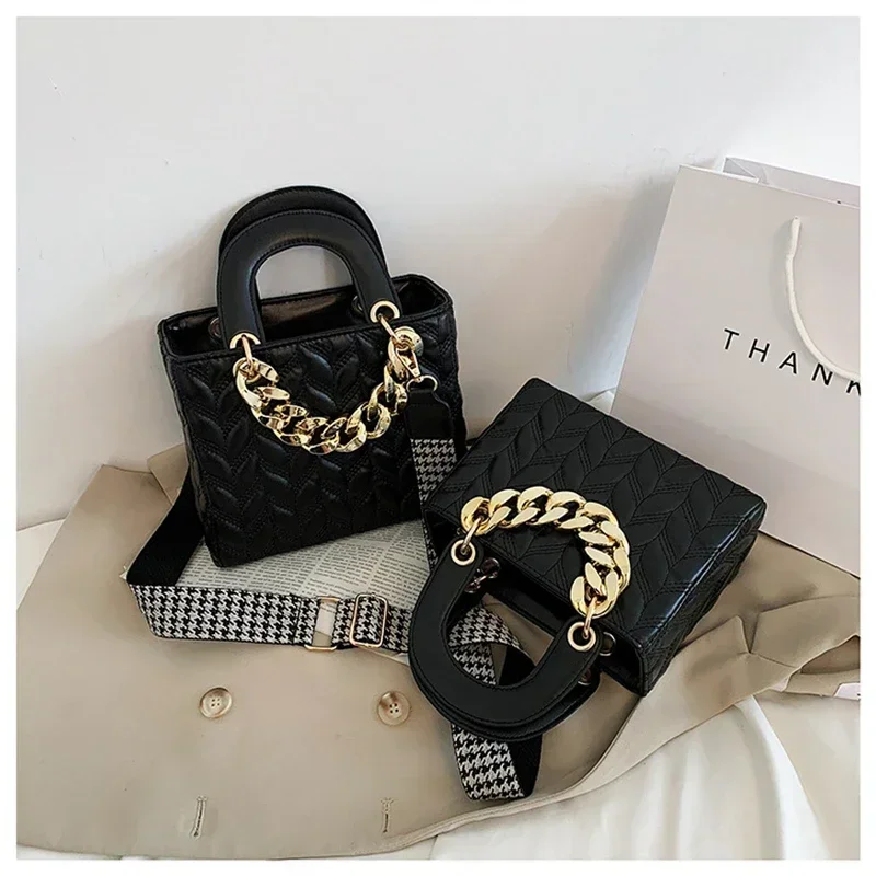 DA02 2024 Branded Princess Diana bags for Women Luxury Designer Handbag Thick Chain Diamond Lattice
DA02 2024 Branded Princess Diana bags for Women Luxury Designer Handbag Thick Chain Diamond Lattice