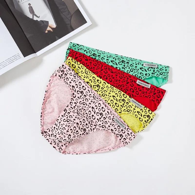 Мужские трусы с красным леопардовым принтом, сексуальные мужские трусы с низкой талией, высокоэластичные хлопковые дышащие однослойные шорты, сексуальное нижнее белье для мужчин
Мужские трусы с красным леопардовым принтом, сексуальные мужские трусы с низкой талией, высокоэластичные хлопковые дышащие однослойные шорты, сексуальное нижнее белье для мужчин