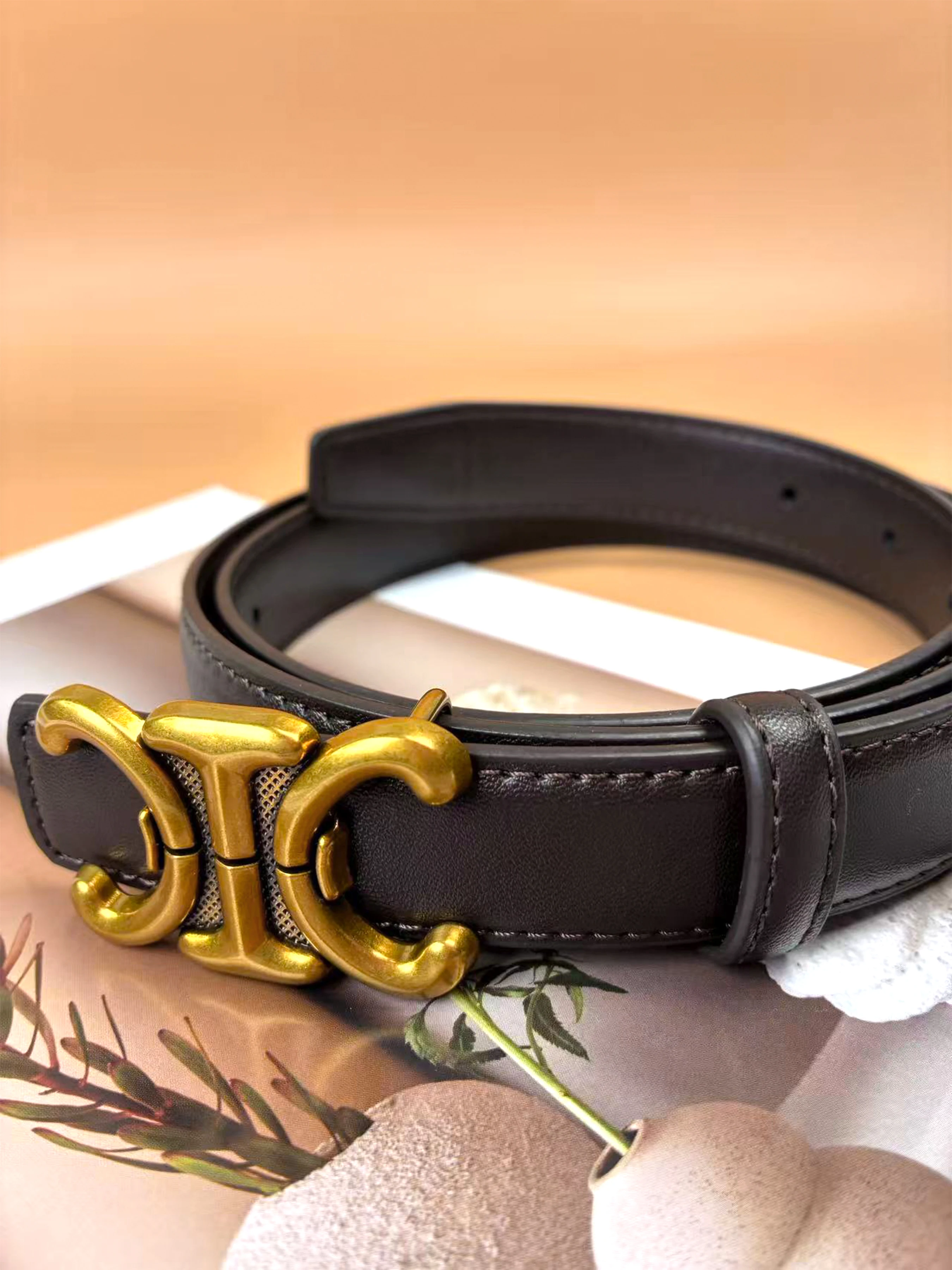 Pure belt, complete belt set, essential accessory for daily wear, comfortable and durable design, perfectly fits all sizes
Pure belt, complete belt set, essential accessory for daily wear, comfortable and durable design, perfectly fits all sizes