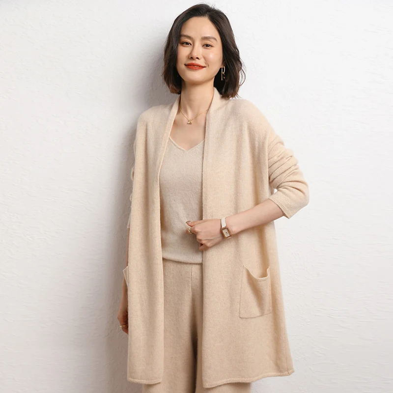 100% cashmere women's matching set solid medium long cardigan jacket V-neck suspender casual knitted pants pocket 3-piece set
100% cashmere women's matching set solid medium long cardigan jacket V-neck suspender casual knitted pants pocket 3-piece set