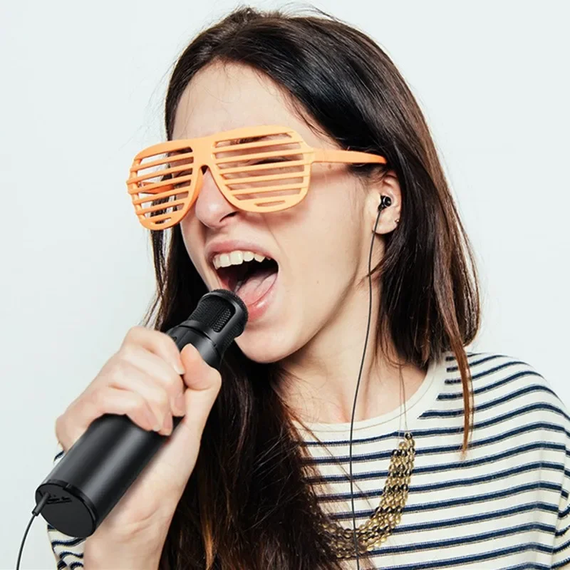 Mobile phone diacritic sound card live wireless microphone card bluetooth speaker 2 horn stereo sound music portable player MP3
Mobile phone diacritic sound card live wireless microphone card bluetooth speaker 2 horn stereo sound music portable player MP3