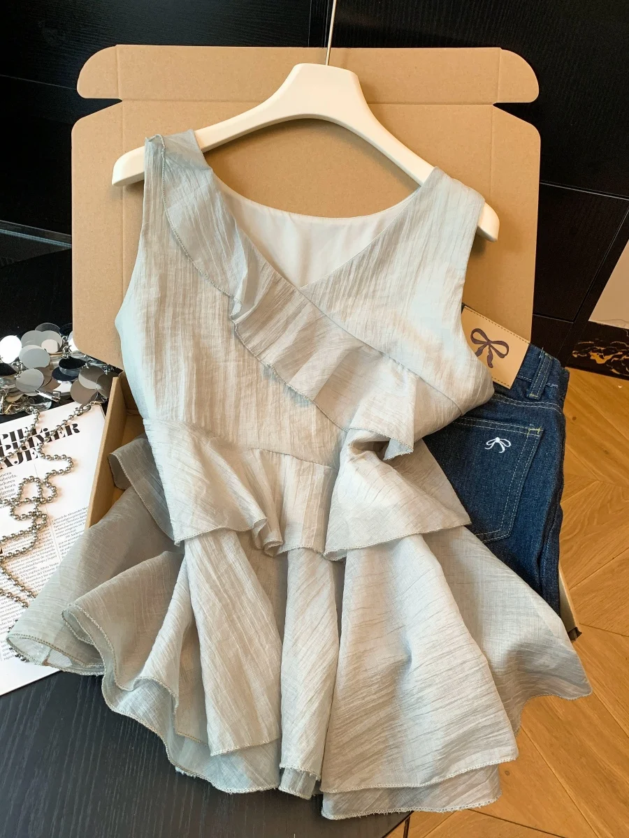 Green Sleeveless Chiffon Top Women's Summer New Unique Beautiful Thin Asymmetrical Lace Trim Slimming Slimming Top
Green Sleeveless Chiffon Top Women's Summer New Unique Beautiful Thin Asymmetrical Lace Trim Slimming Slimming Top