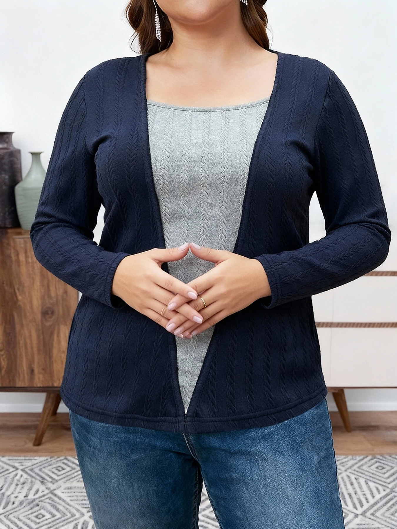 Женский темно-синий и серый лоскутный вязаный пуловер больших размеров для похудения, офисный топ
Женский темно-синий и серый лоскутный вязаный пуловер больших размеров для похудения, офисный топ