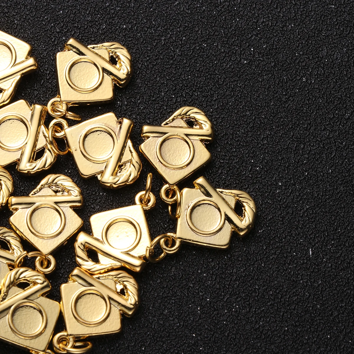 20 Pcs Graduation Cap Accessories Hat Pendant Charm Jewelry Making Pendants Student
20 Pcs Graduation Cap Accessories Hat Pendant Charm Jewelry Making Pendants Student