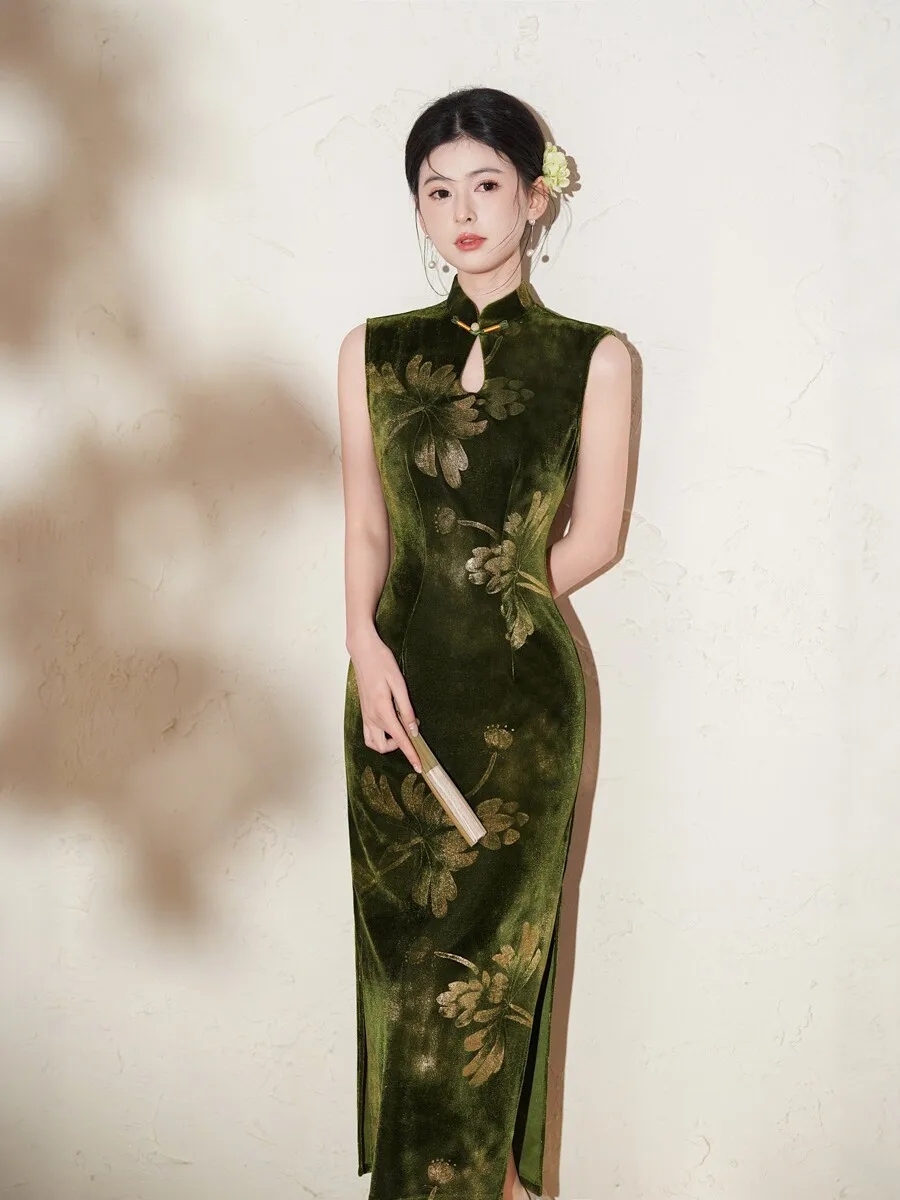 Spring Summer Blue Lotus Printed New Chinese Long Qipao Improved Young Style 2026 New Female Qipao Dress
Spring Summer Blue Lotus Printed New Chinese Long Qipao Improved Young Style 2026 New Female Qipao Dress
