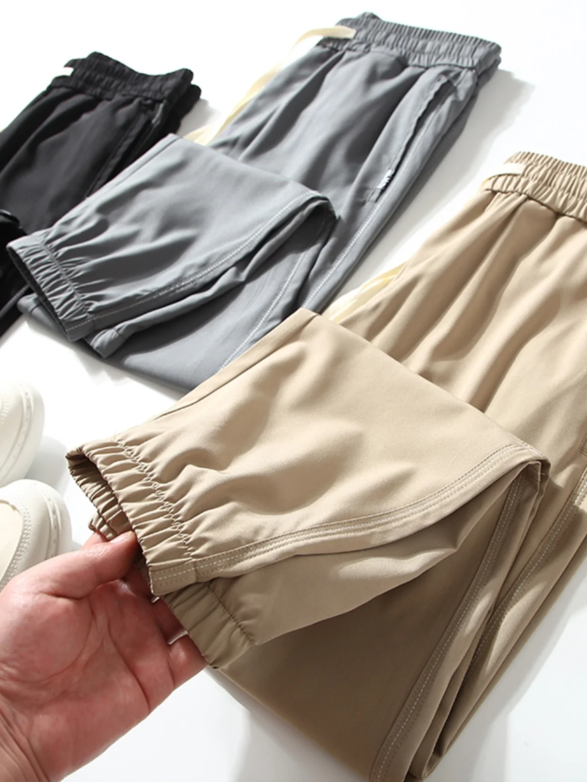 New American Style Quick Dry Elastic Breathable Loose Straight Leg Casual Pants Men Summer Lightweight Sports Trousers Trendy
New American Style Quick Dry Elastic Breathable Loose Straight Leg Casual Pants Men Summer Lightweight Sports Trousers Trendy
