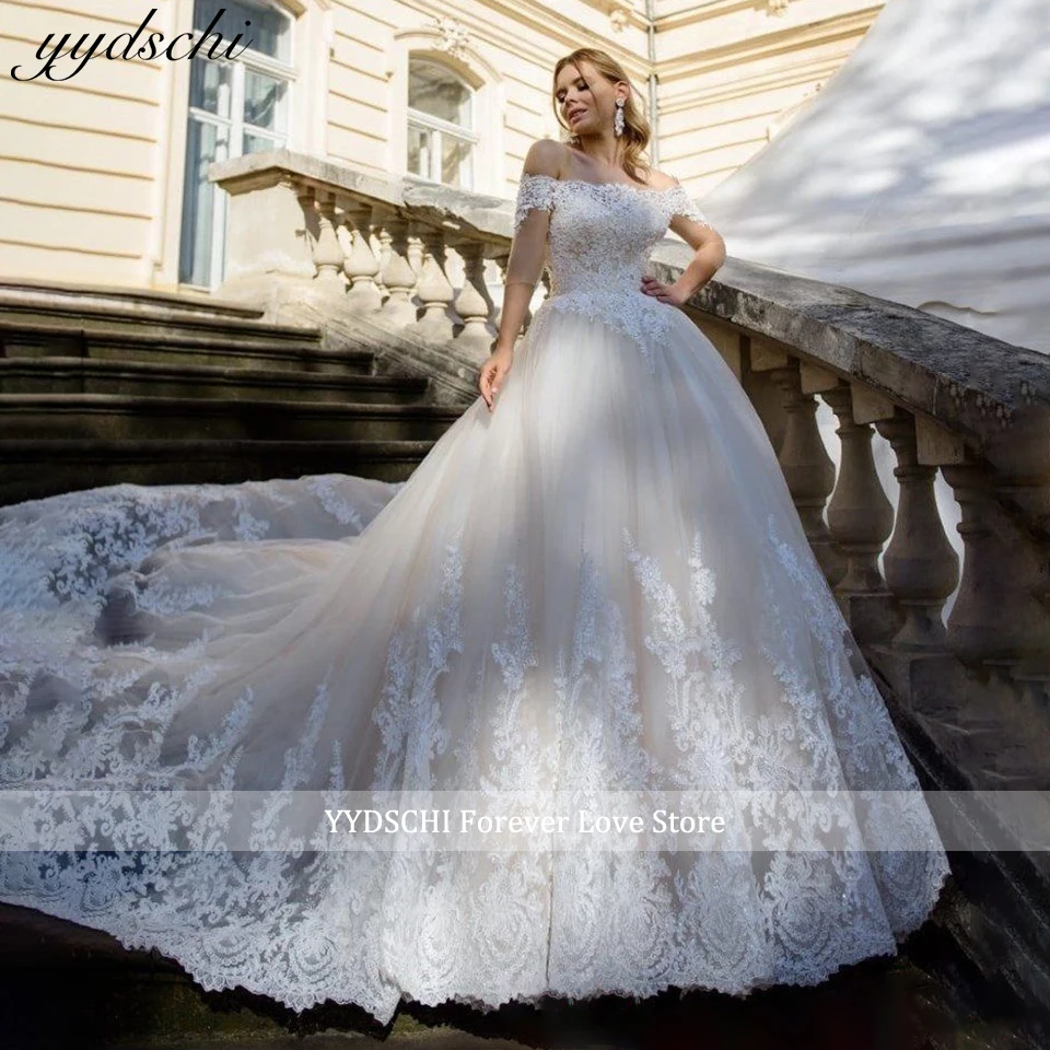 Customized 2025 Luxury Lace Boat Neck Ball Gown Wedding Dresses Princess Off The Shoulder Bridal Gown For Women Vestido De Novia
Customized 2025 Luxury Lace Boat Neck Ball Gown Wedding Dresses Princess Off The Shoulder Bridal Gown For Women Vestido De Novia