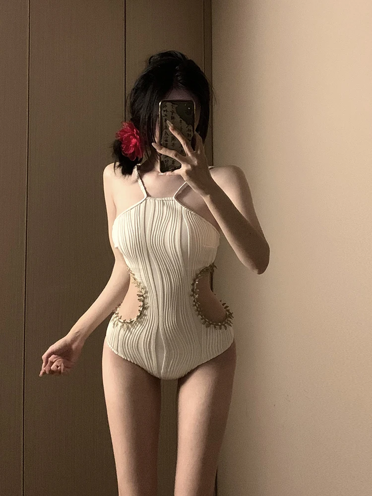 Корейский купальник-бикини с вышивкой, женский слитный купальник с завязками на талии, эффект стройности, повседневный стиль
Корейский купальник-бикини с вышивкой, женский слитный купальник с завязками на талии, эффект стройности, повседневный стиль