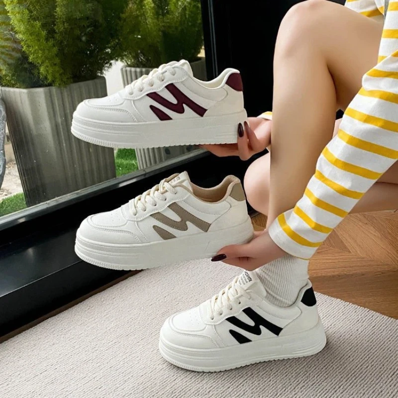 Women's Casual Thick Bottom Sneakers Spring New Style Versatile Lightweight Sports Shoes Round Toe Mesh Lining Breathable Shoes
Women's Casual Thick Bottom Sneakers Spring New Style Versatile Lightweight Sports Shoes Round Toe Mesh Lining Breathable Shoes