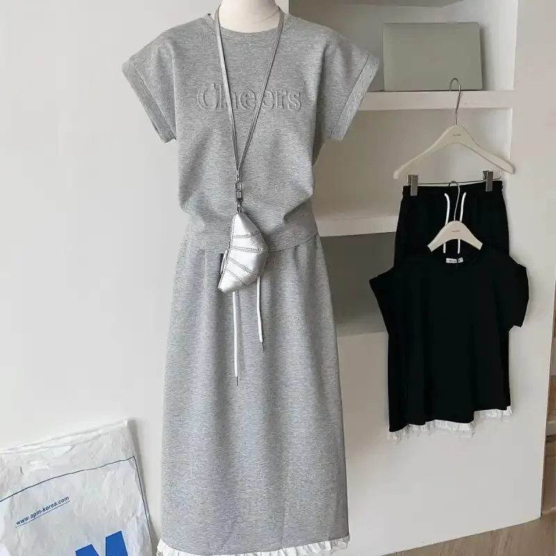 Korean Casual Women Round Neck Emed Letter T Shirt Lace Hem Midi Skirt Two Piece Outfit
Korean Casual Women Round Neck Emed Letter T Shirt Lace Hem Midi Skirt Two Piece Outfit