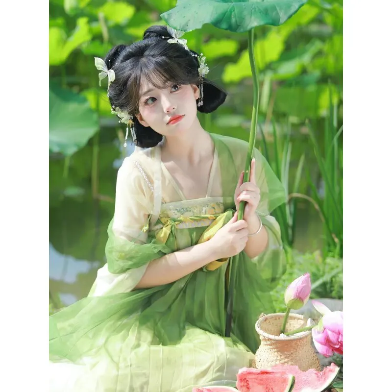 Hanfu women's summer chest skirt antique long skirt green fresh girl Tang Dynasty
Hanfu women's summer chest skirt antique long skirt green fresh girl Tang Dynasty