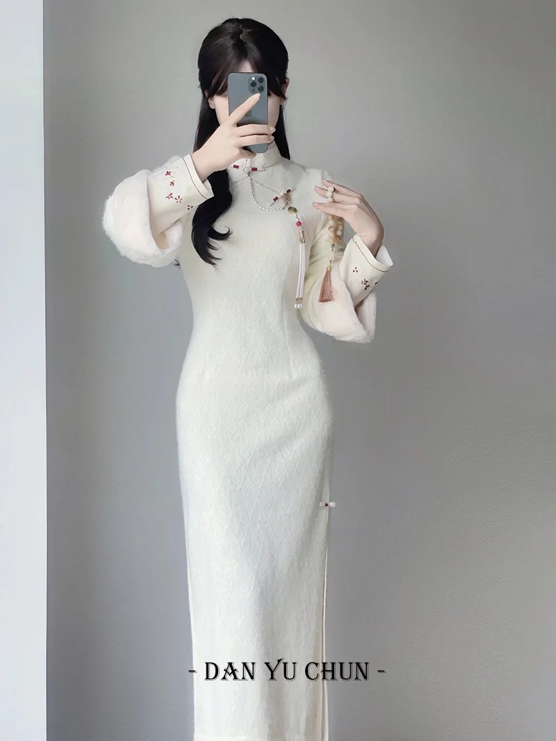 Winter White Velvet Qipao Young Sle Thiened Improved Daily Wear Floral Pattern Vintage Sle Long Sve Low Slit
Winter White Velvet Qipao Young Sle Thiened Improved Daily Wear Floral Pattern Vintage Sle Long Sve Low Slit