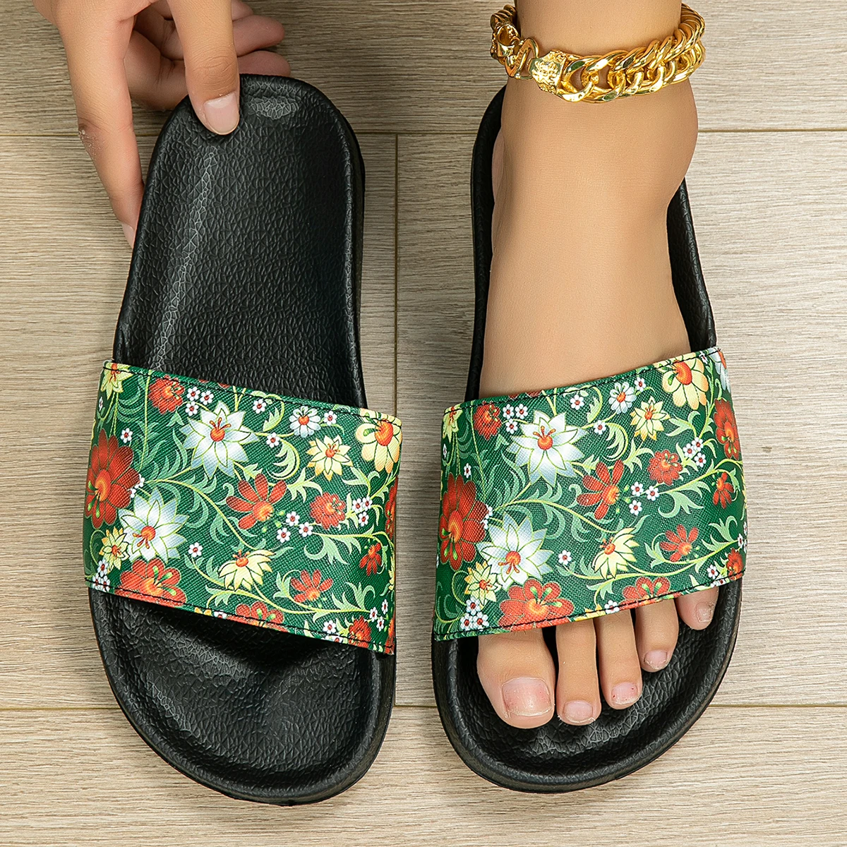 Women's Sunflower Pattern Fashion Casual Slippers - Lightweight Indoor and Outdoor Home Shoes, Featuring a Beautiful and Stylish Design, Breathable Fabric Lining, and Floral Print Design, Suitable for Home, Garden, and Beach Use, Comfortable for All Seaso
Women's Sunflower Pattern Fashion Casual Slippers - Lightweight Indoor and Outdoor Home Shoes, Featuring a Beautiful and Stylish Design, Breathable Fabric Lining, and Floral Print Design, Suitable for Home, Garden, and Beach Use, Comfortable for All Seaso