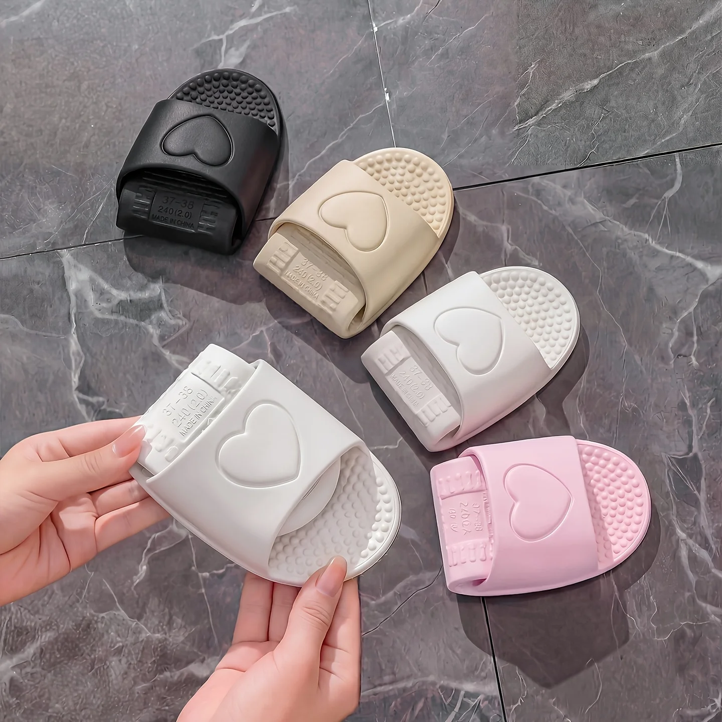 FZT Portable Folding Slippers – Lightweight Slip-On for Travel, Hotel, Beach & Outdoor. Cushioned Sole, Hand Washable. Unisex.
FZT Portable Folding Slippers – Lightweight Slip-On for Travel, Hotel, Beach & Outdoor. Cushioned Sole, Hand Washable. Unisex.