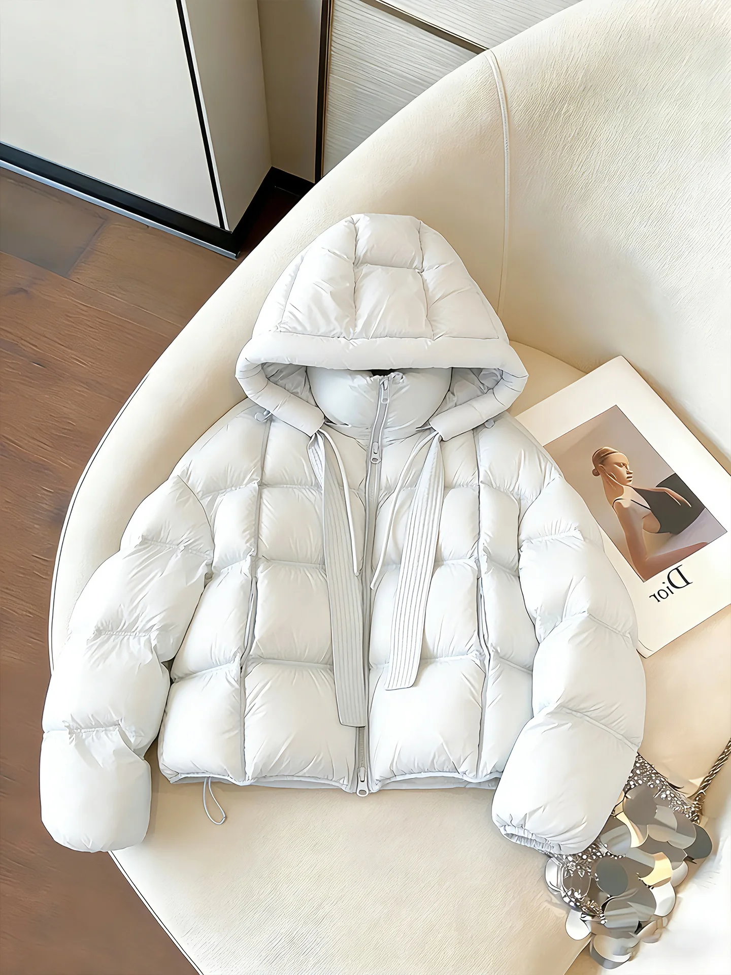 Корейское мягкое ретро теплое хлопковое пальто в стиле ретро, женское осенне-зимнее модное легкое свободное утягивающее хлопковое пальто
Корейское мягкое ретро теплое хлопковое пальто в стиле ретро, женское осенне-зимнее модное легкое свободное утягивающее хлопковое пальто