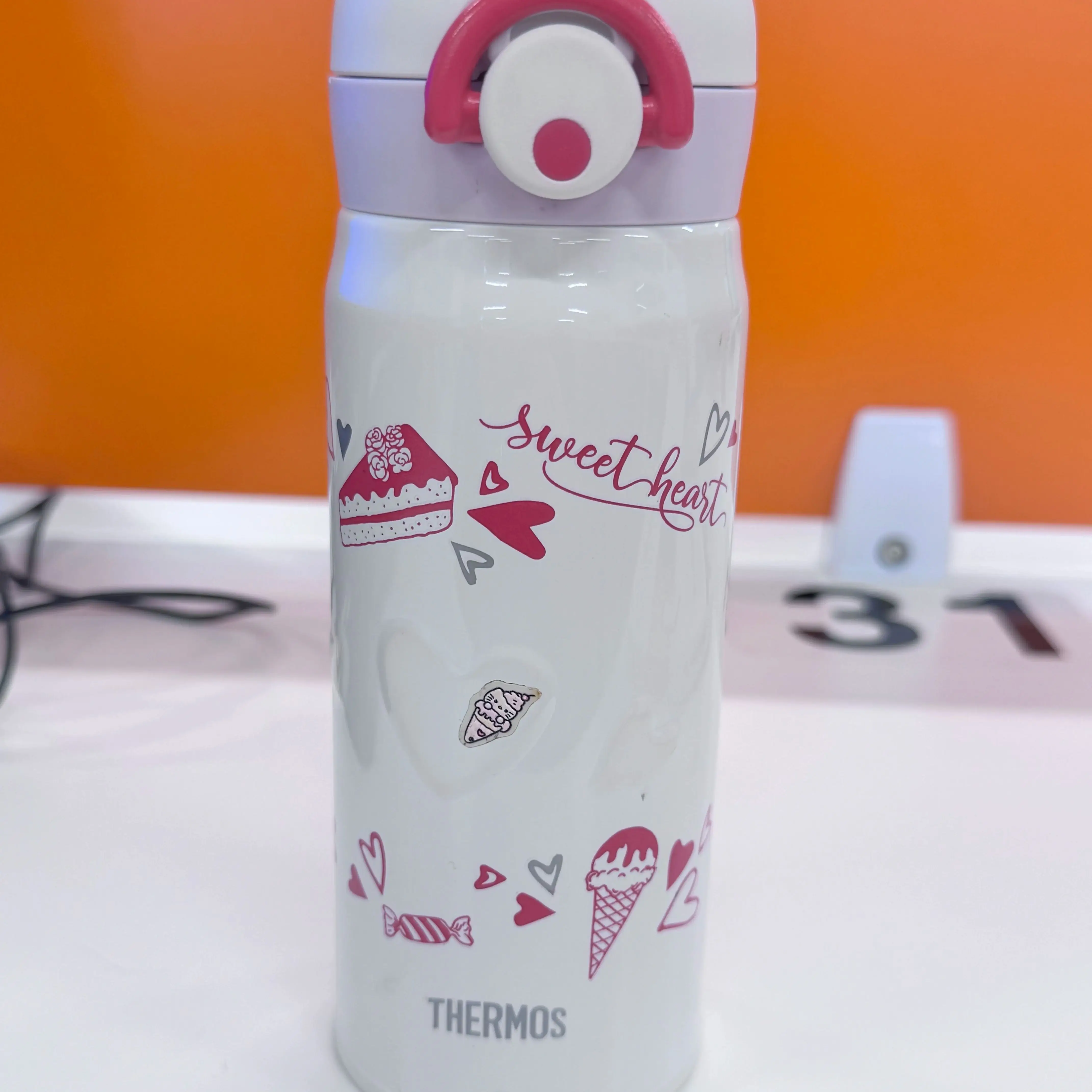 Stainless steel insulated thermos mug 3D embossed high-value cute, simple, lightweight portable men's and women's water cups
Stainless steel insulated thermos mug 3D embossed high-value cute, simple, lightweight portable men's and women's water cups