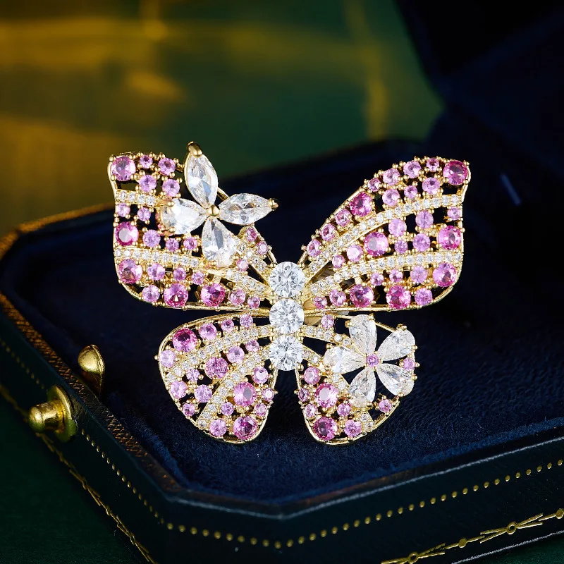 Light Luxury Super Fairy Pink Hollow Butterfly Brooch Temperament Zircon Inlaid Elegant Jacket Coat Accessories Pins
Light Luxury Super Fairy Pink Hollow Butterfly Brooch Temperament Zircon Inlaid Elegant Jacket Coat Accessories Pins