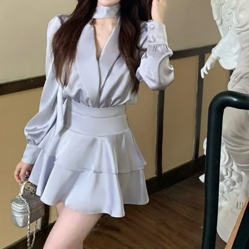Blue V-neck Shirt for Women 2026 Spring High-end Lady Style Suit Cake A-line Skirt Two-piece Set
Blue V-neck Shirt for Women 2026 Spring High-end Lady Style Suit Cake A-line Skirt Two-piece Set