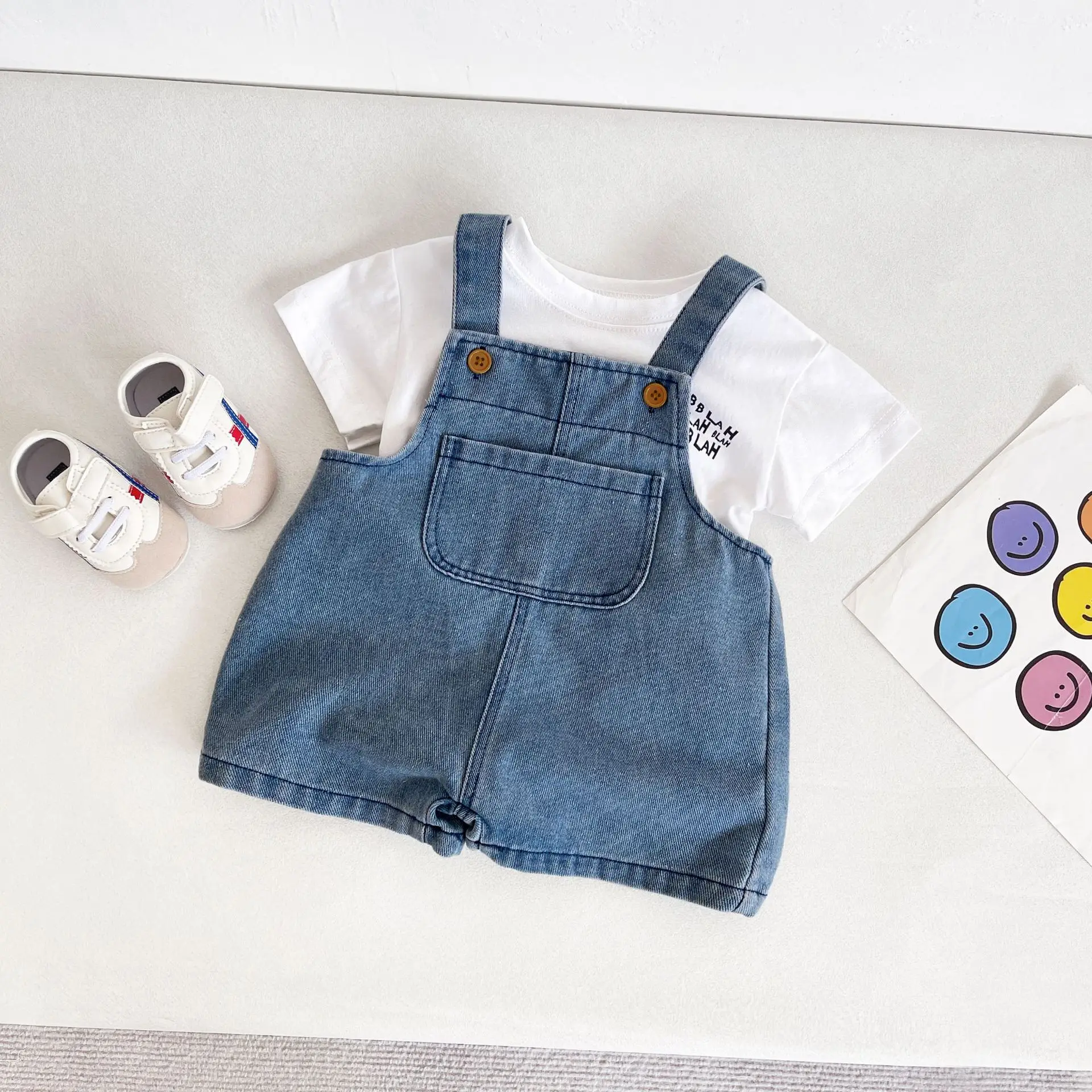 (Boy 0-3 Years Old) Baby Overalls Jeans Shorts Set 2025 New Children's White T-shirt for Boys Girls Summer Thin Two-piece Set
(Boy 0-3 Years Old) Baby Overalls Jeans Shorts Set 2025 New Children's White T-shirt for Boys Girls Summer Thin Two-piece Set